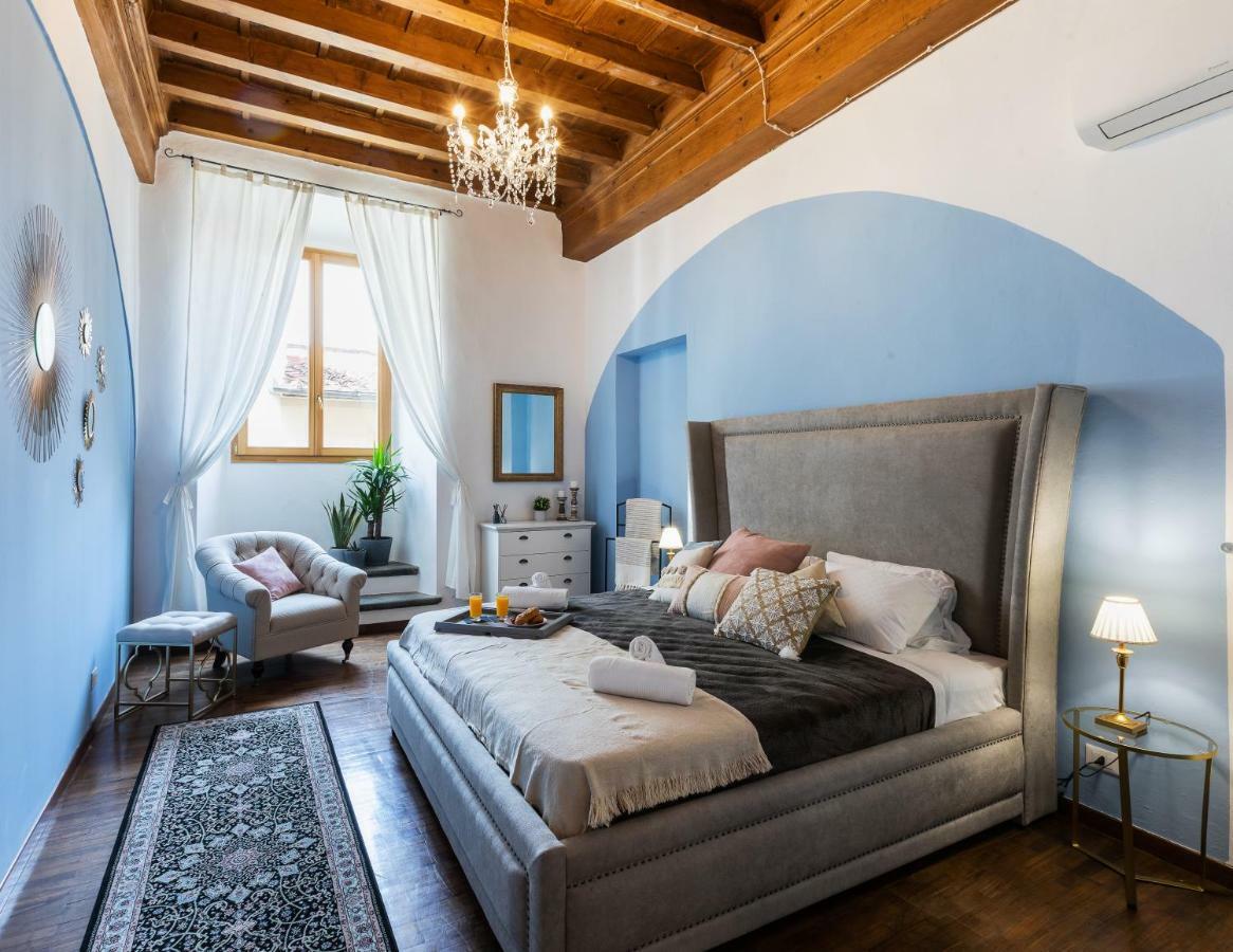 Historic Center Palace - Huge 4 Bedrooms Santa Croce Apartment - By LikehomeФлоренция Екстериор снимка